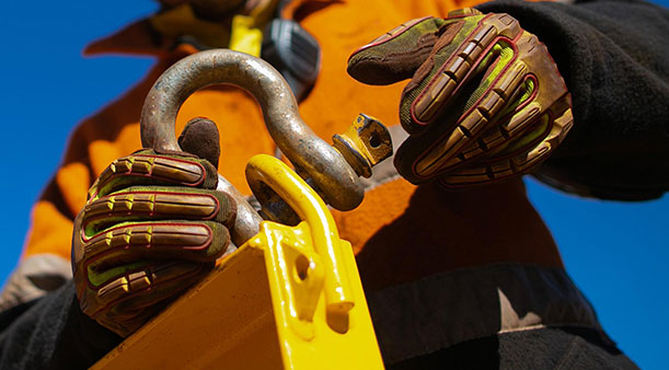 ما هي قفازات العمل التي ترتديها؟